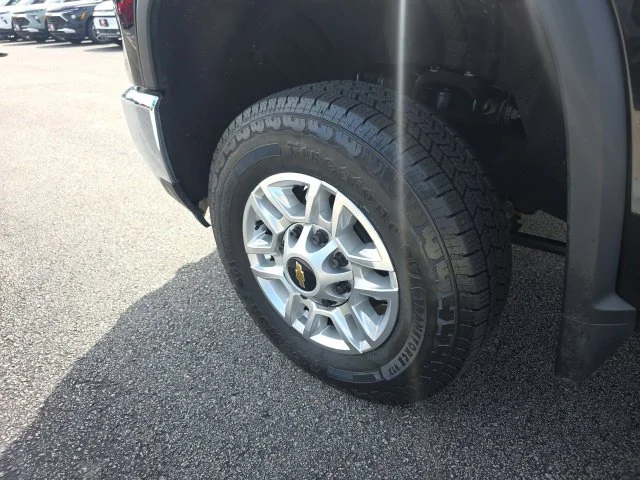 Used 2025 Black Chevrolet LT image 11