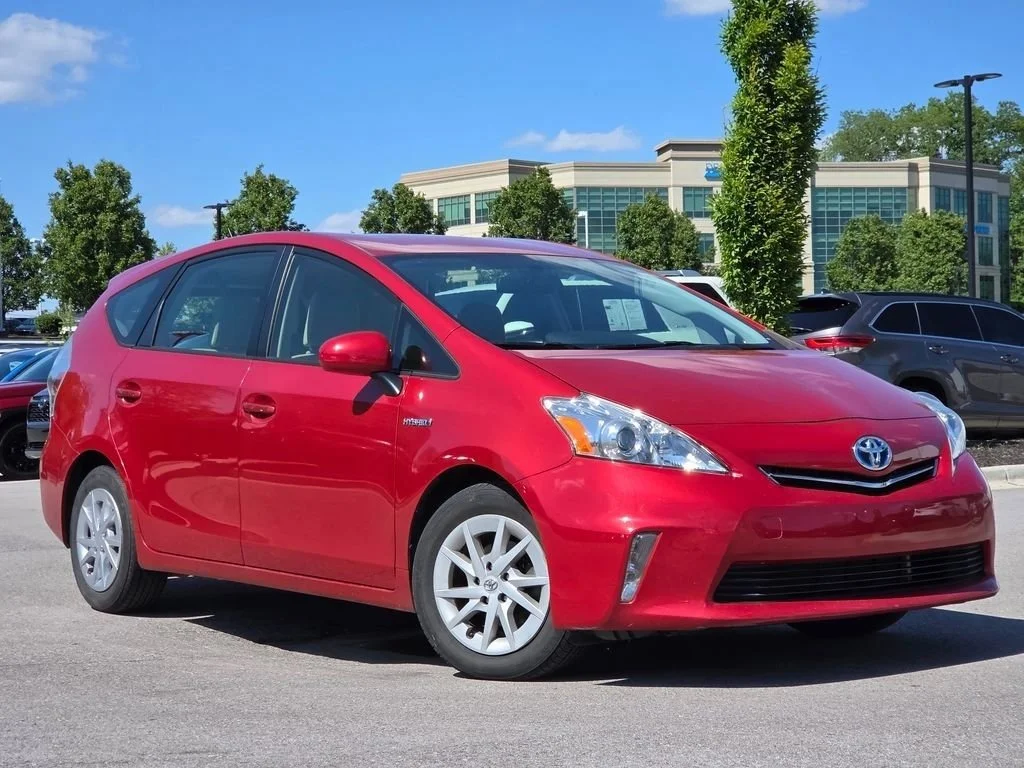 Used 2013 Toyota Prius v Three with VIN JTDZN3EU6D3263586 for sale in Fort Wright, KY
