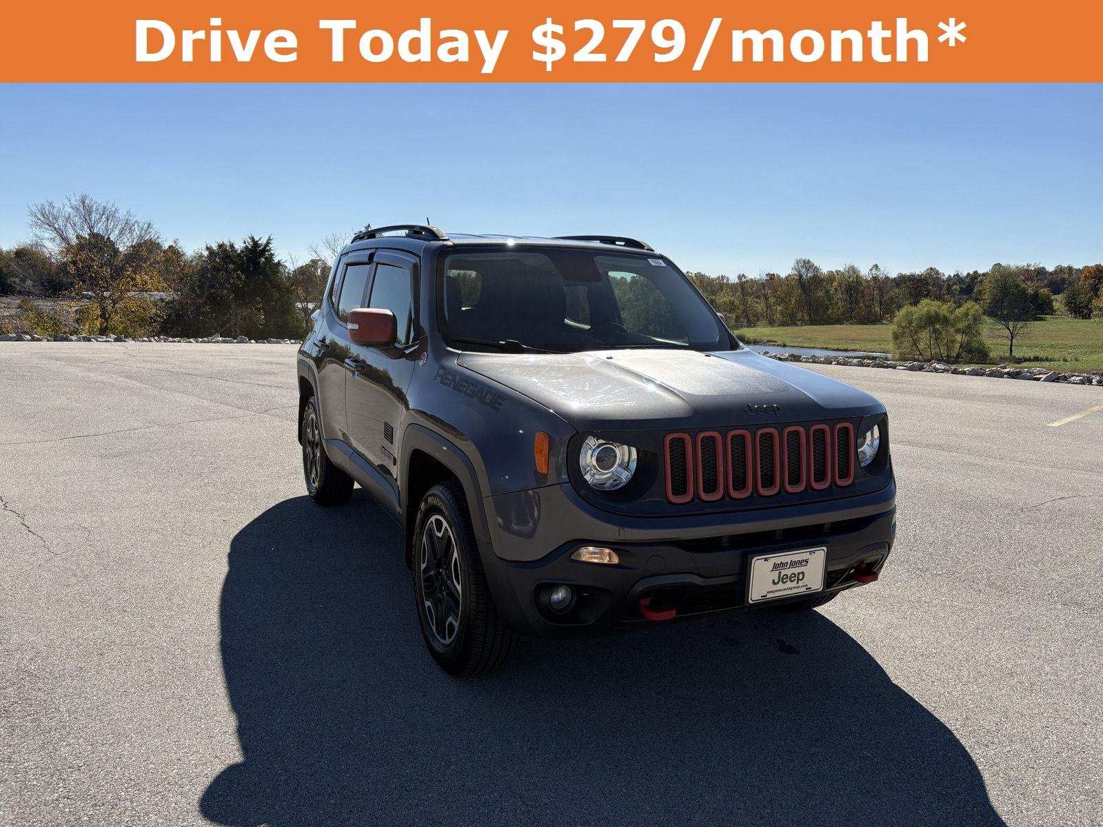 2017 Jeep Renegade Trailhawk photo 2