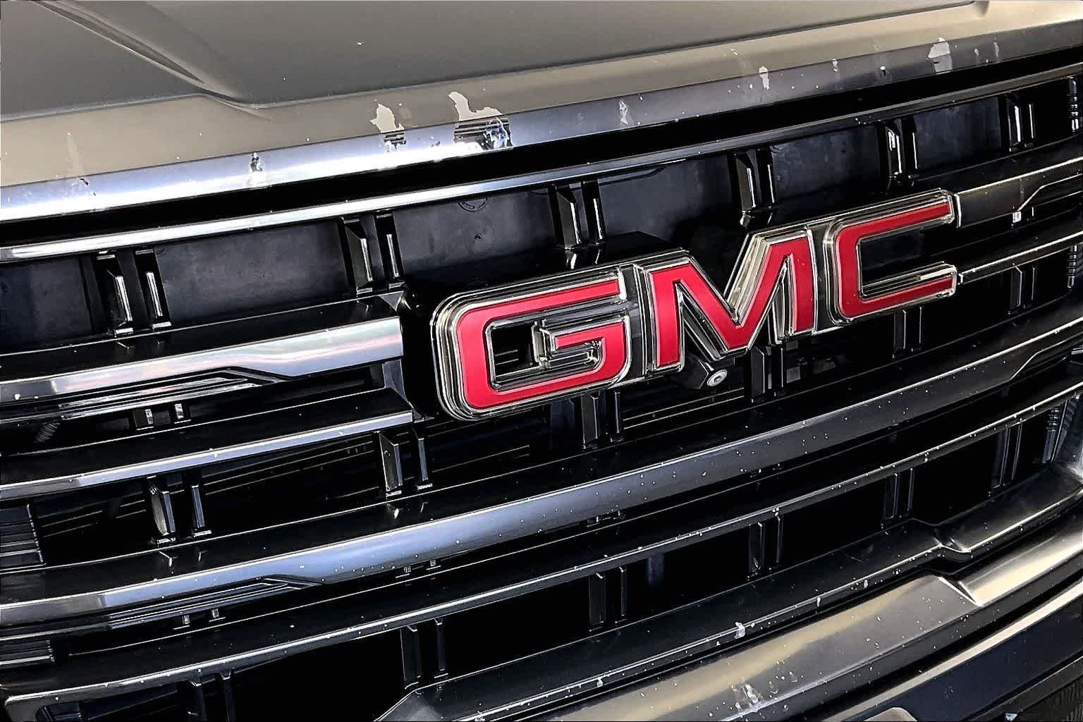 Used 2021 Dark Sky Metallic GMC AT4 image 29