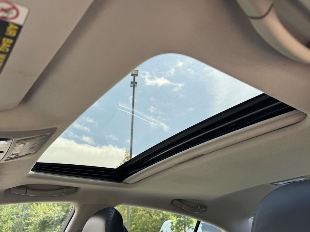 Used 2009 Silver Lexus 350 image 21