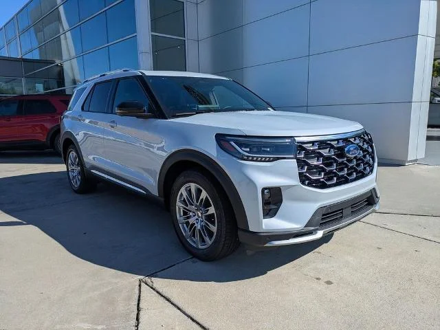 New 2026 Space White Metallic Ford Platinum image 39