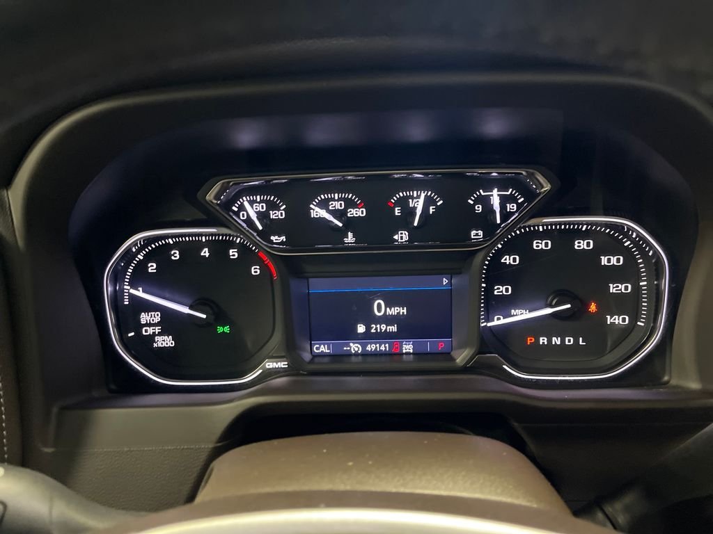 Used 2022 White GMC SLE image 21