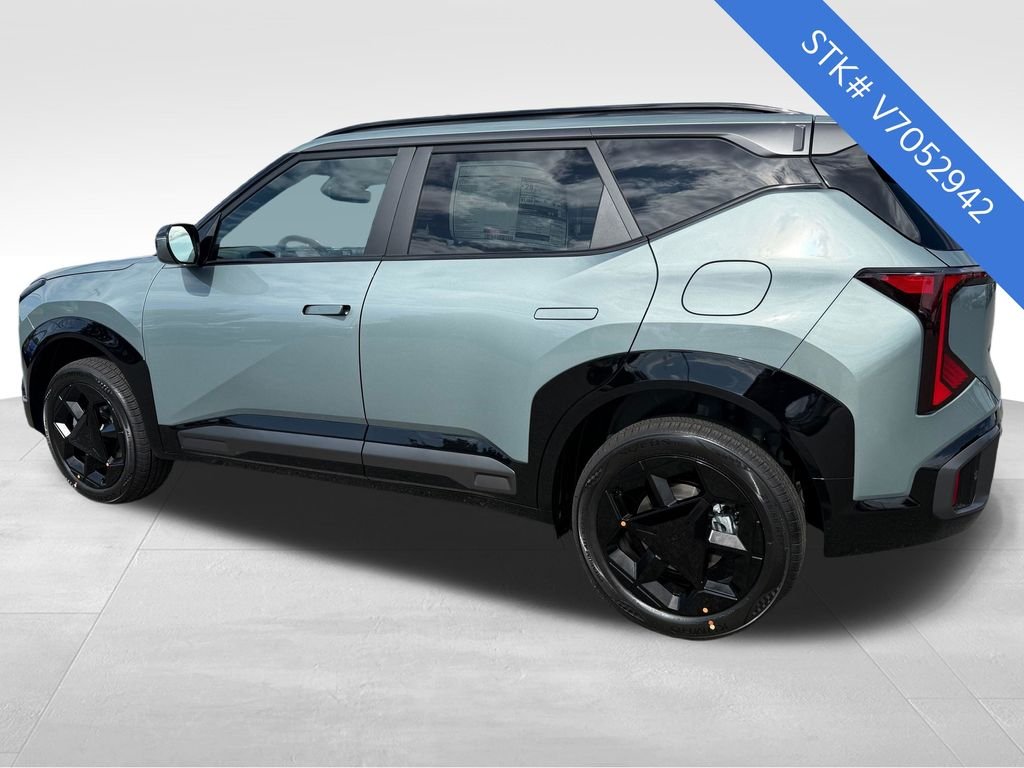 New 2027 Iceberg Green Kia X-Line S image 5