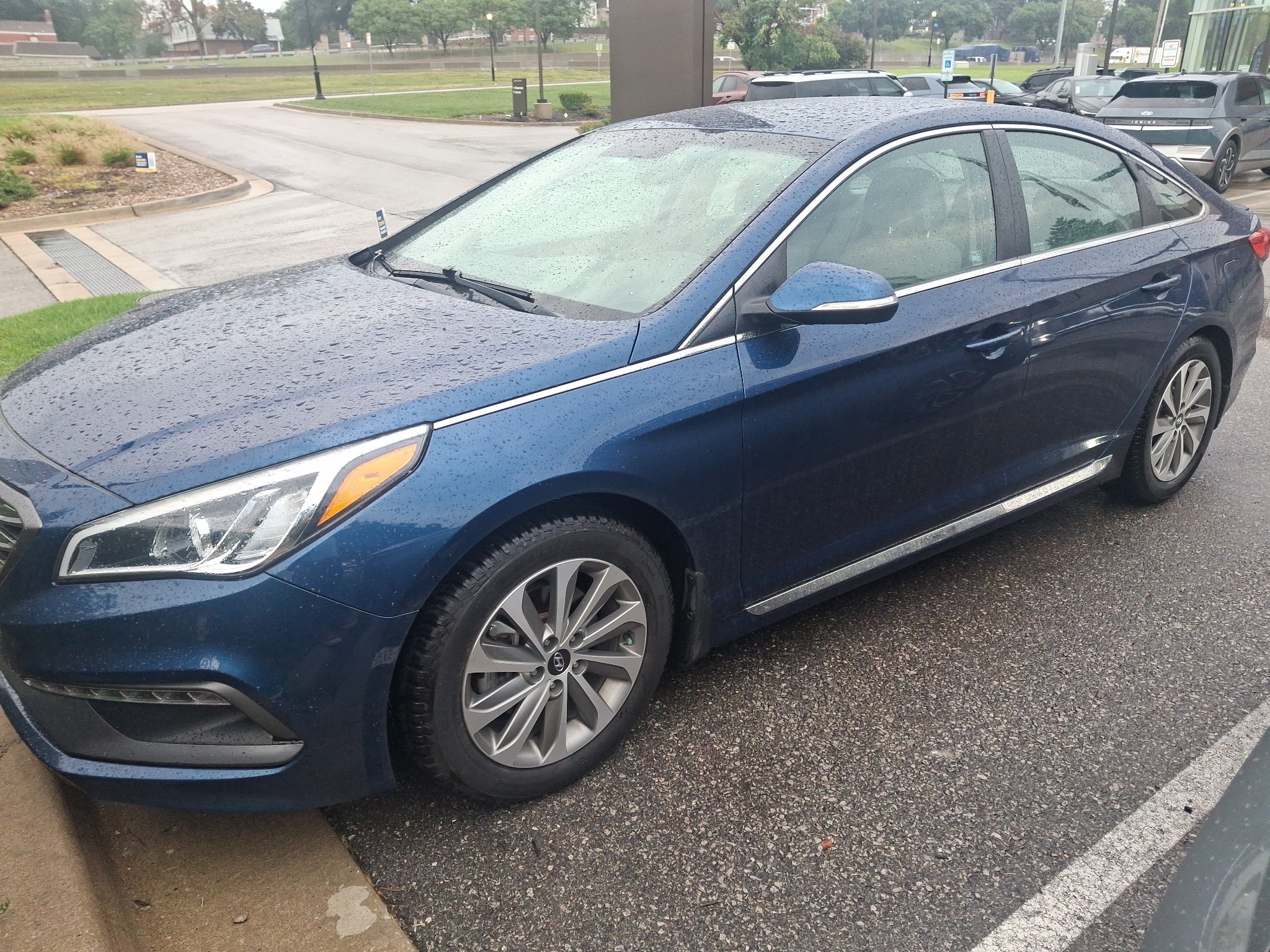 Used 2016 Lakeside Blue Hyundai 2.4L Sport image 1