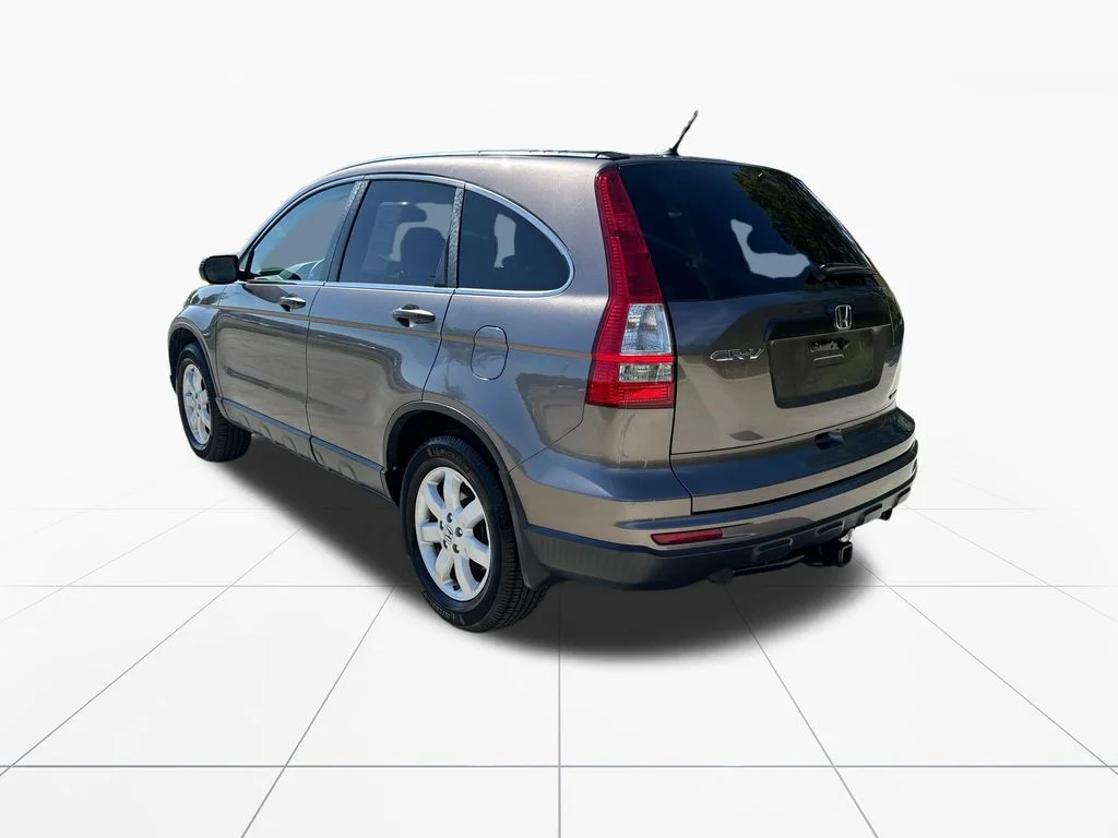 Used 2011 Polished Metal Metallic Honda SE image 6