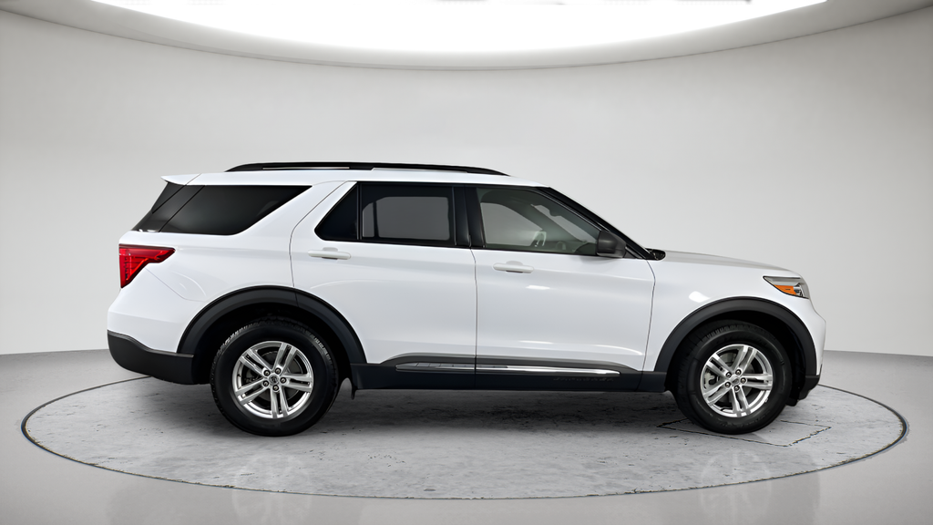 Used 2020 White Ford XLT image 2