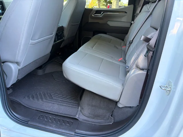 Used 2024 Summit White Chevrolet LTZ image 20