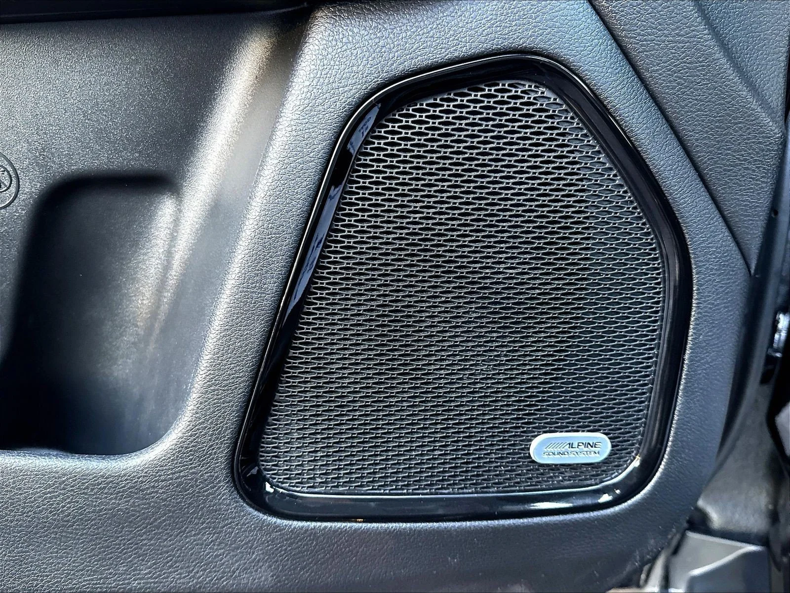 Used 2022 Diamond Black Jeep Trailhawk image 38