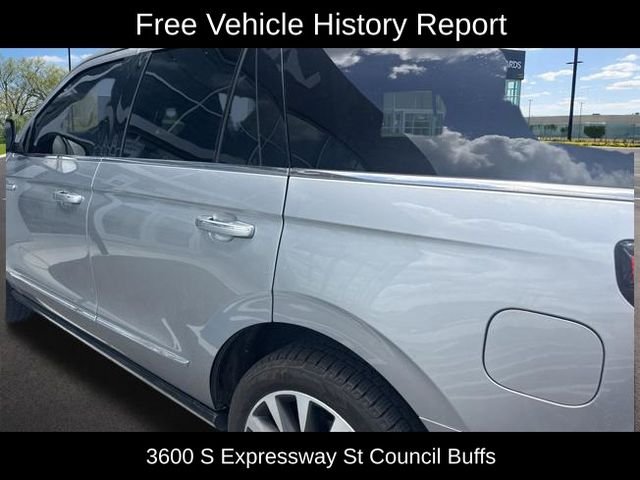 Used 2020 Gray Lincoln Reserve image 3