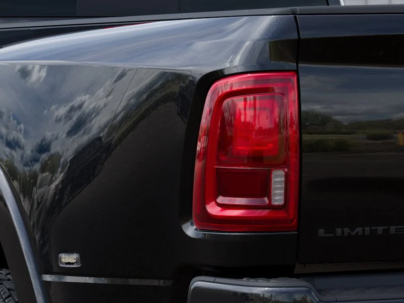 New 2027 Diamond Black Crystal Pearl-Coat Exterior Paint RAM Limited image 5
