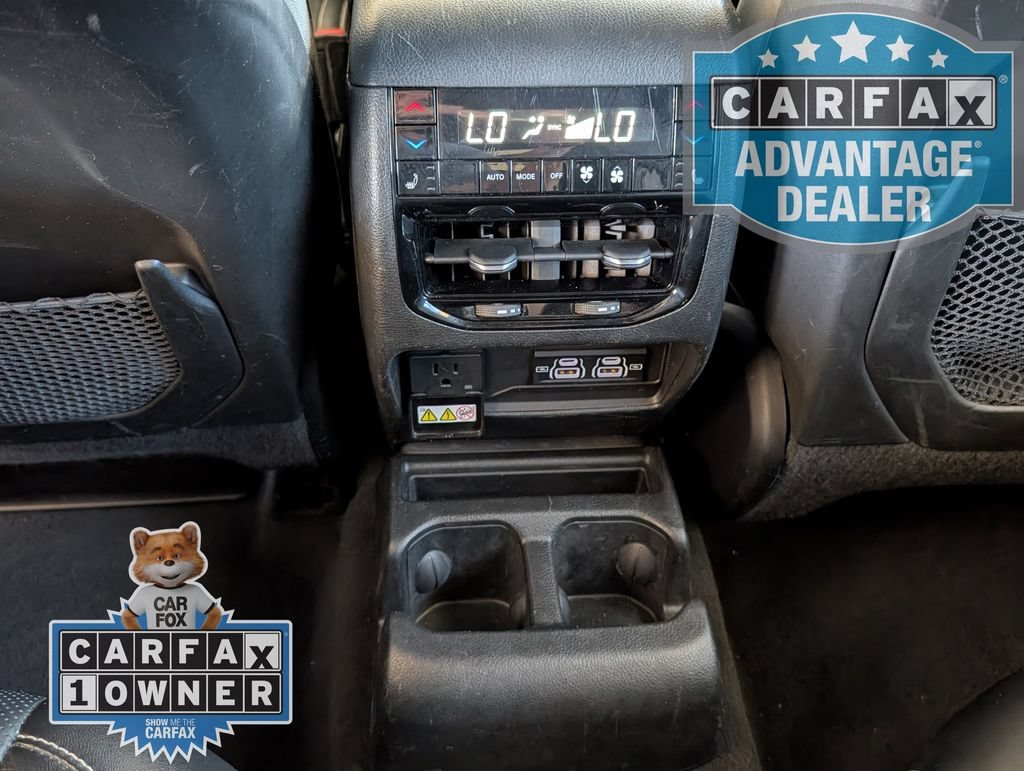 Used 2023  Jeep Overland image 23