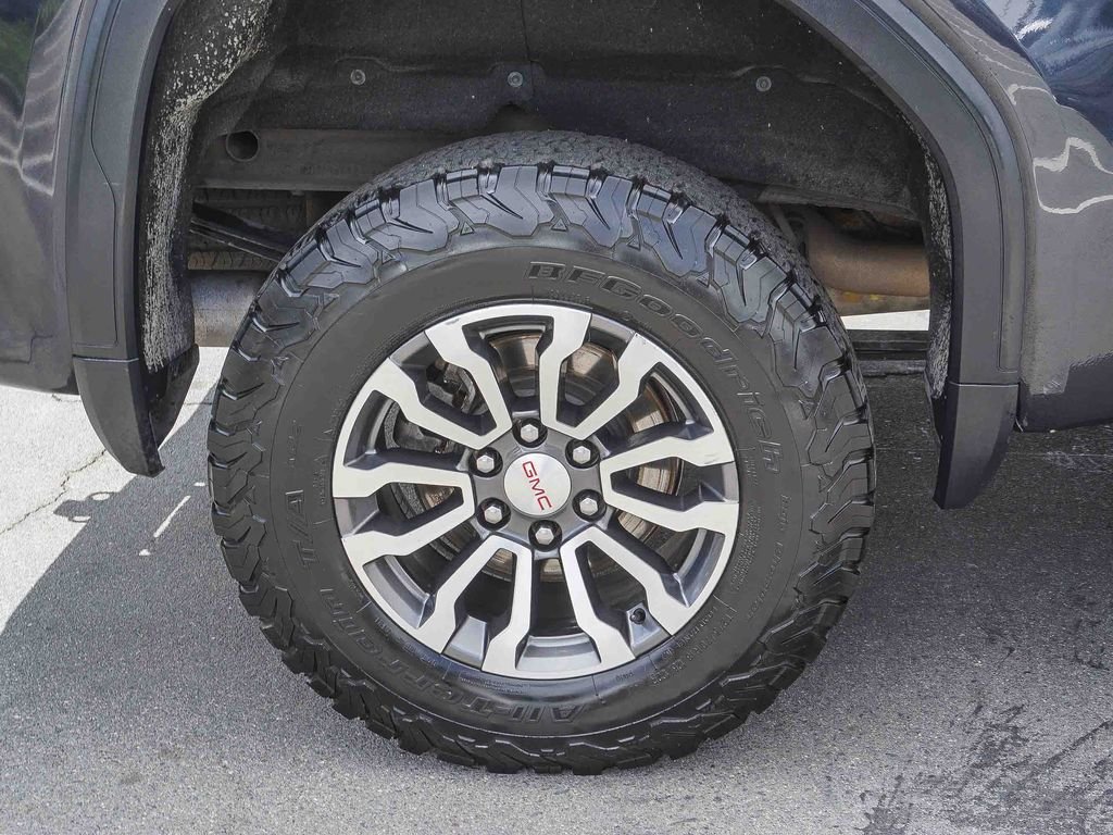 Used 2022 Titanium GMC AT4 image 8