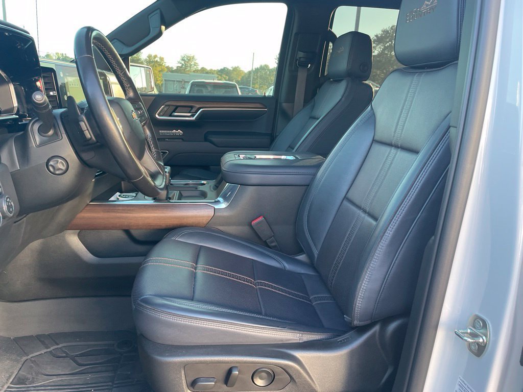 Used 2022 Beige Chevrolet High Country image 13