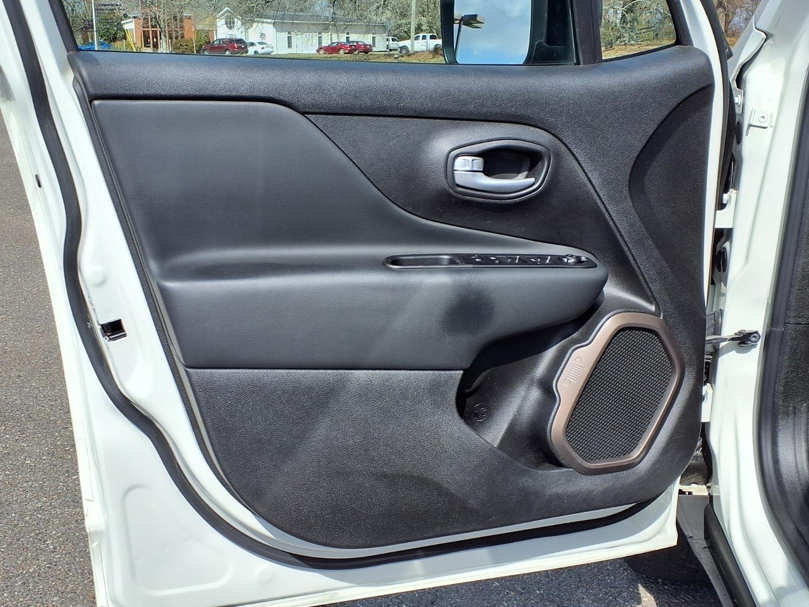 Used 2023 WHITE JEEP  image 28
