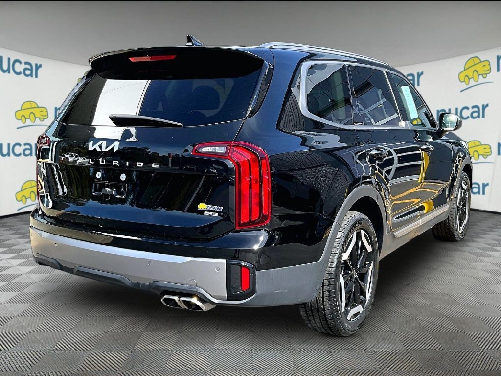 Used 2025 Black Kia S image 7