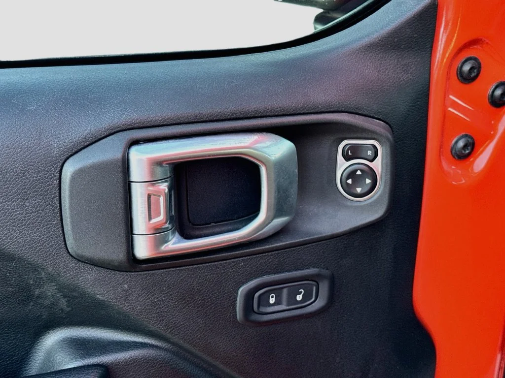 Used 2018 Orange Jeep Unlimited Sport S image 21