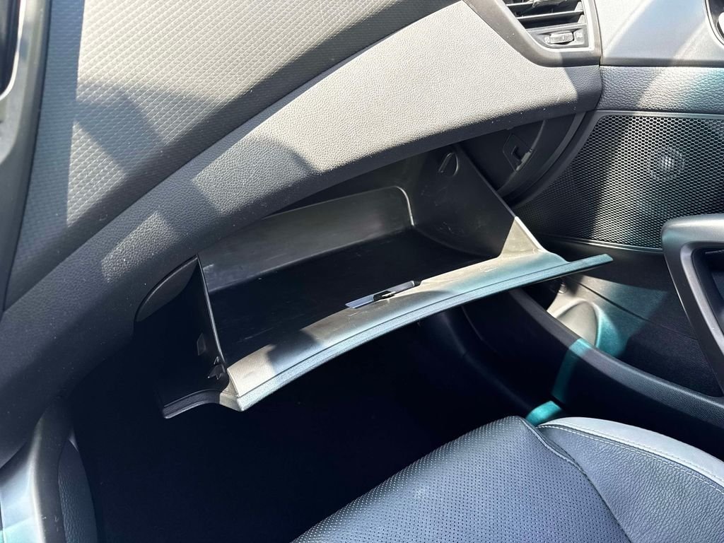Used 2016 Silver Hyundai Turbo image 27