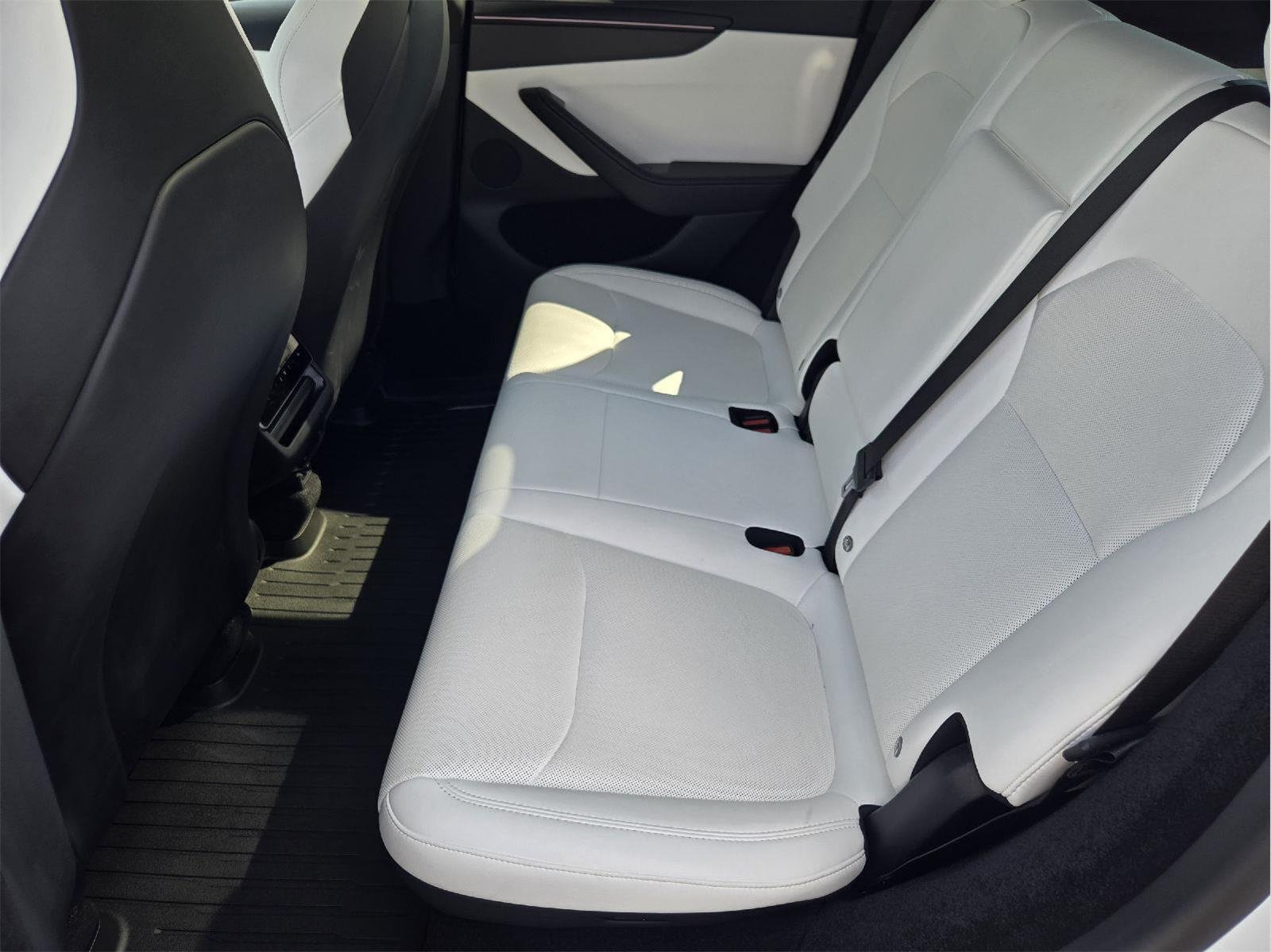 Used 2026  Tesla Performance image 28