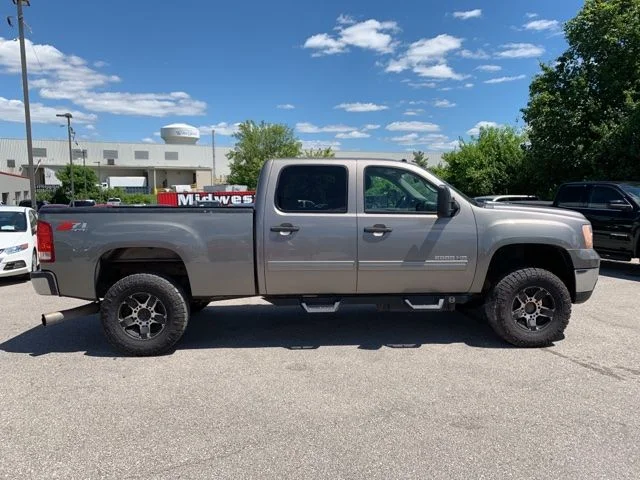 Used 2013 Gray GMC SLE image 8