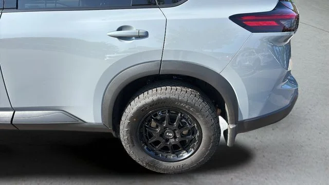 Used 2026 Gray Nissan Dark Armor image 37