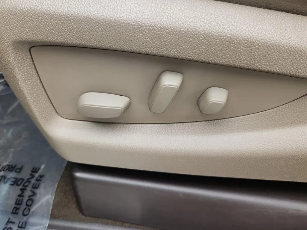 Used 2015 White GMC Denali image 8