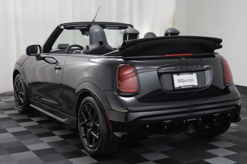 New 2026 Midnight Black MINI Iconic image 15