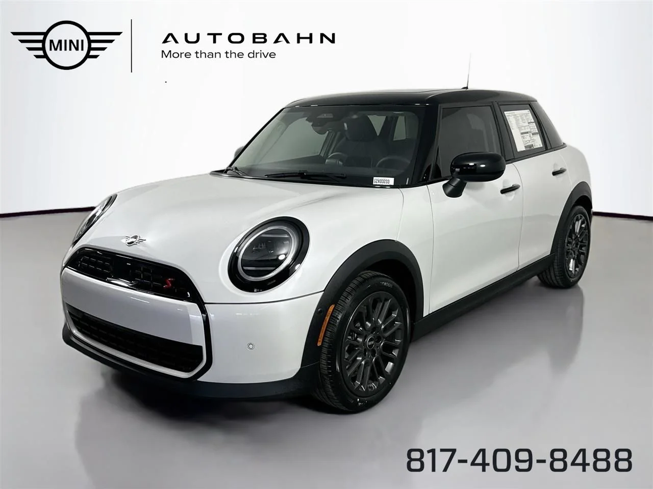 2025 MINI Hardtop Cooper S Signature's photo