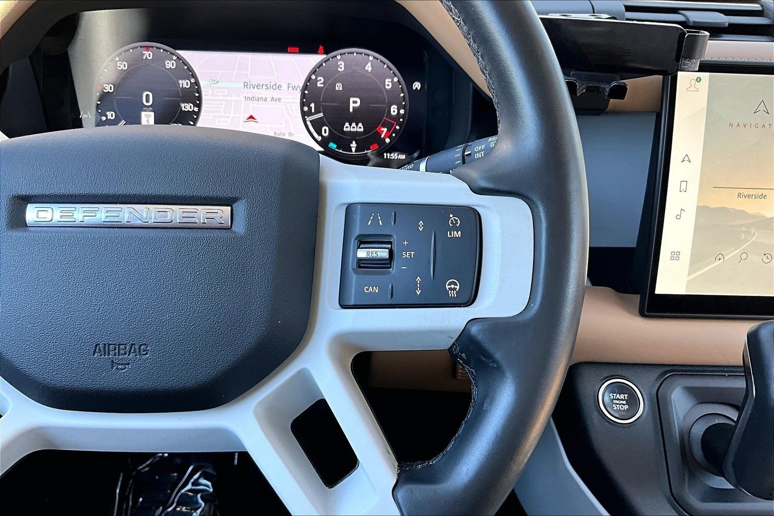 Used 2025  Land Rover S image 18