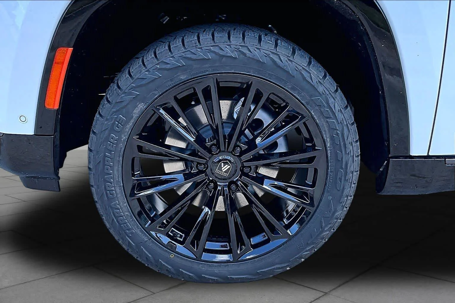 New 2026 Bright White Clear-Coat Exterior Paint Jeep Limited Altitude image 12