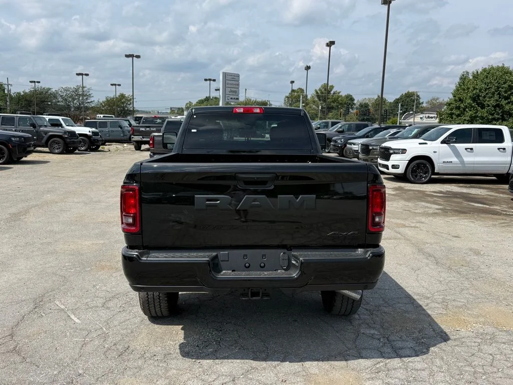 New 2027 Diamond Black Crystal Pearl-Coat Exterior Paint RAM Black Express image 7