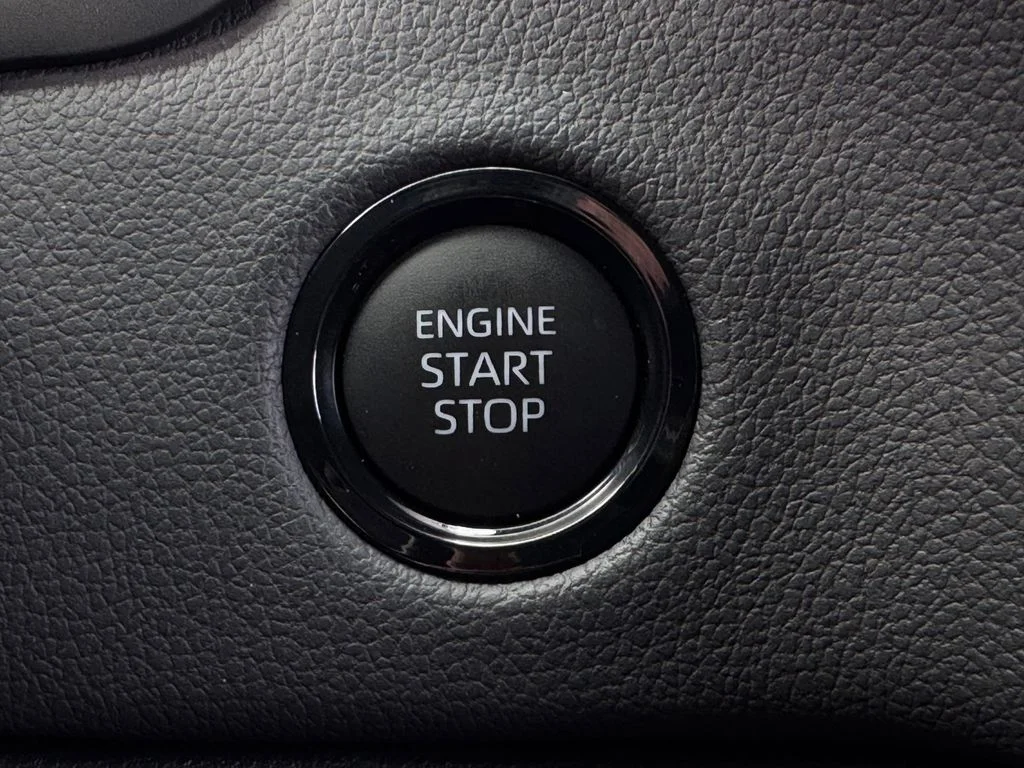 Used 2025  Toyota Limited image 22