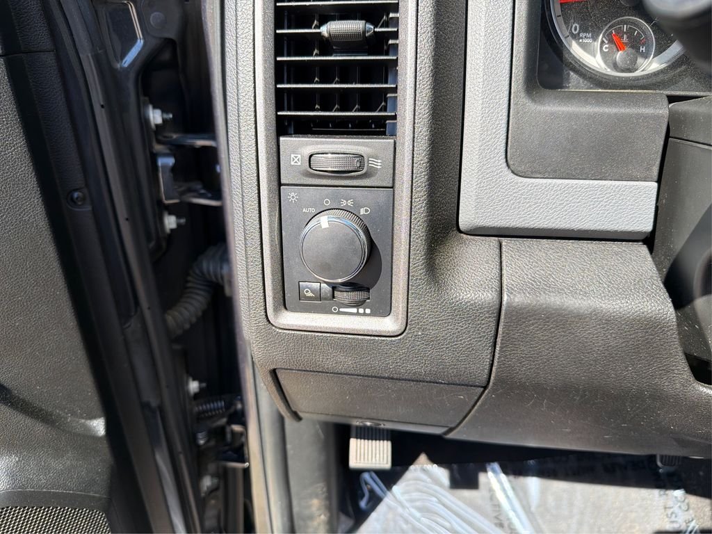 Used 2019 Maximum Steel Metallic Clearcoat Ram Tradesman image 18