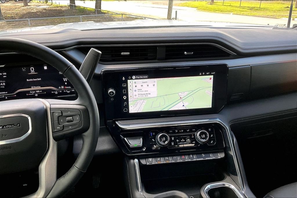 Used 2025 White GMC Denali image 9