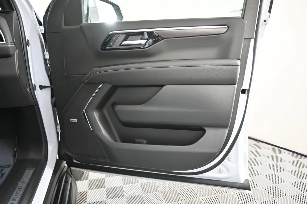 2026 Chevrolet Suburban Premier - Photo 12