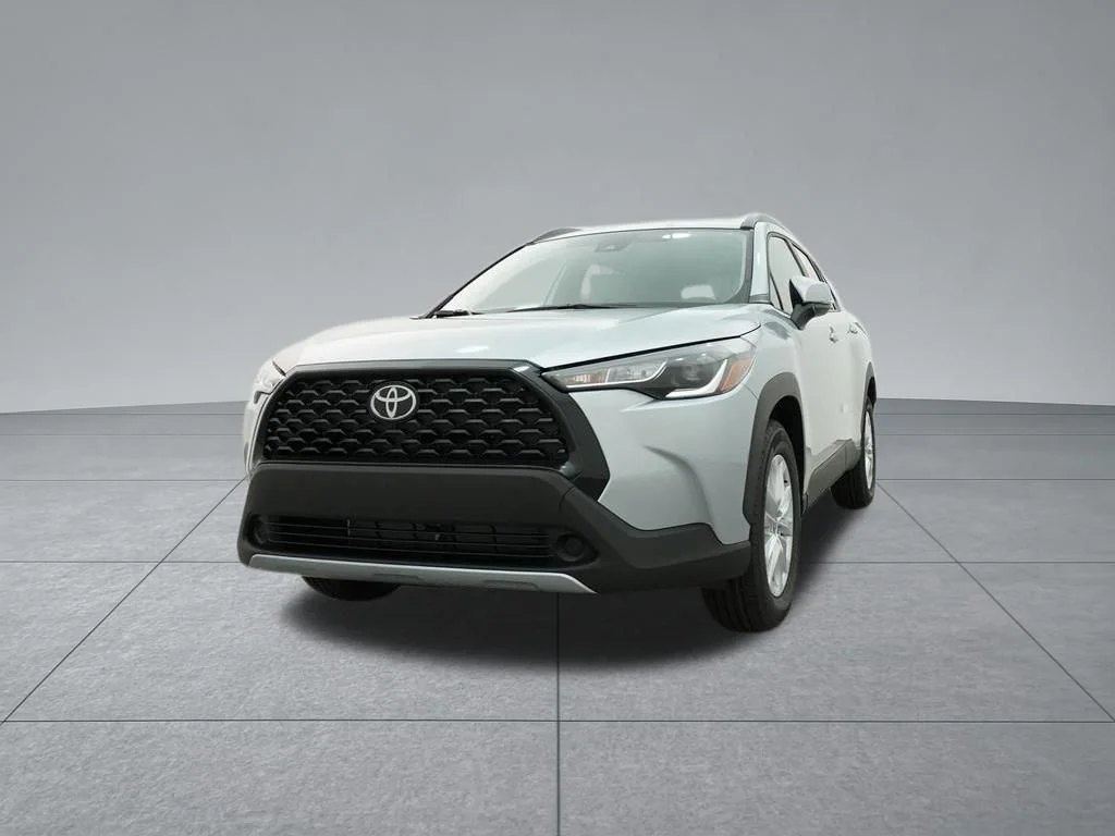 Used 2022 Silver Toyota LE image 35