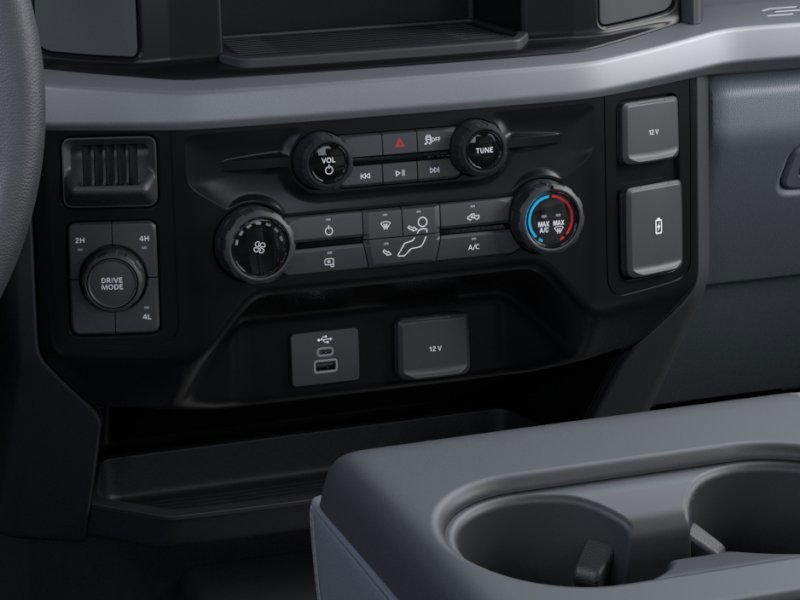 New 2026 Oxford White Ford F-250® XL image 37