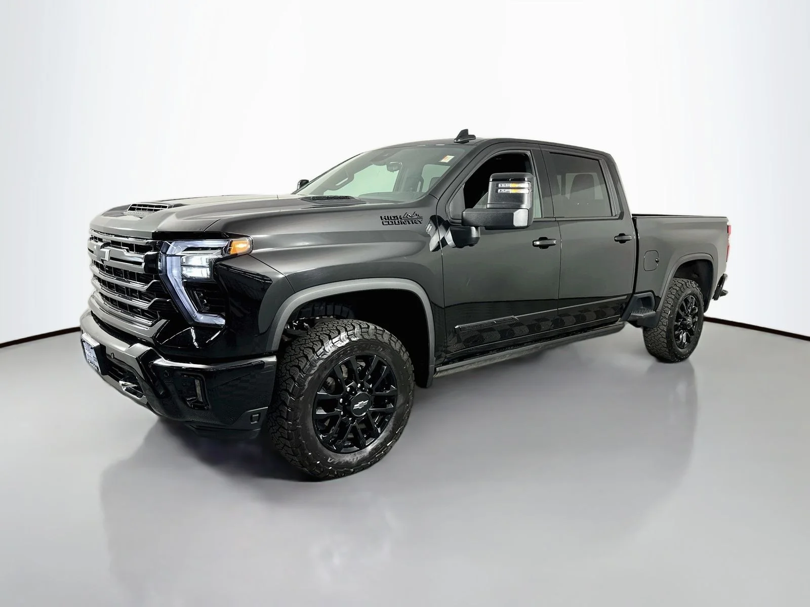 Used 2025 Black Chevrolet High Country image 4