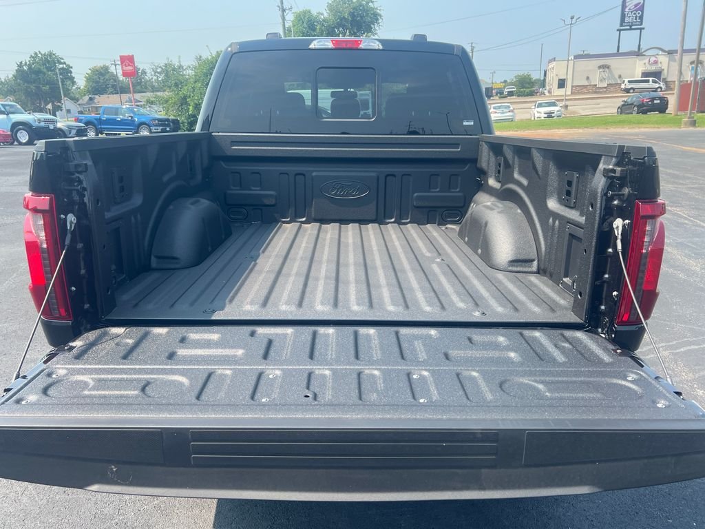 New 2026 Agate Black Metallic Ford XLT image 23