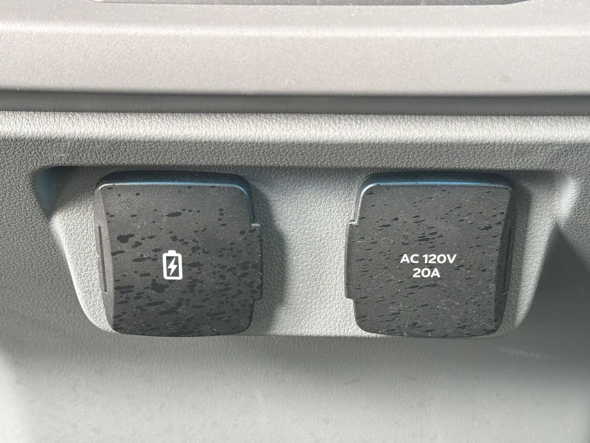 Certified Used 2024 Gray Metallic Ford XLT image 21