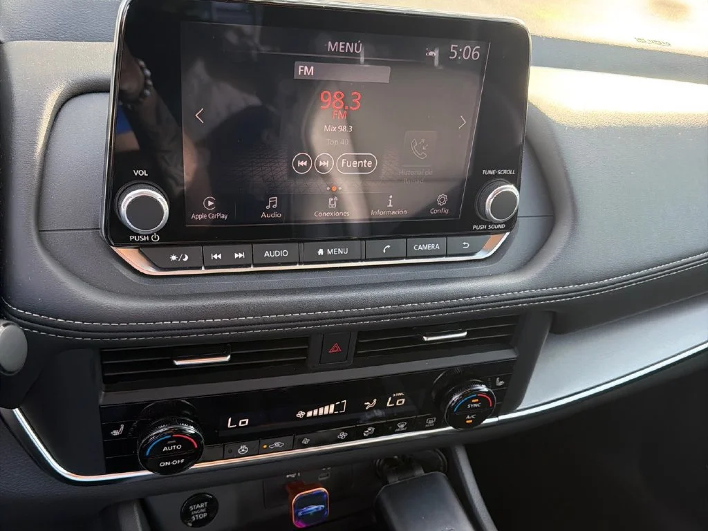 Used 2025 Gray Nissan SV image 4