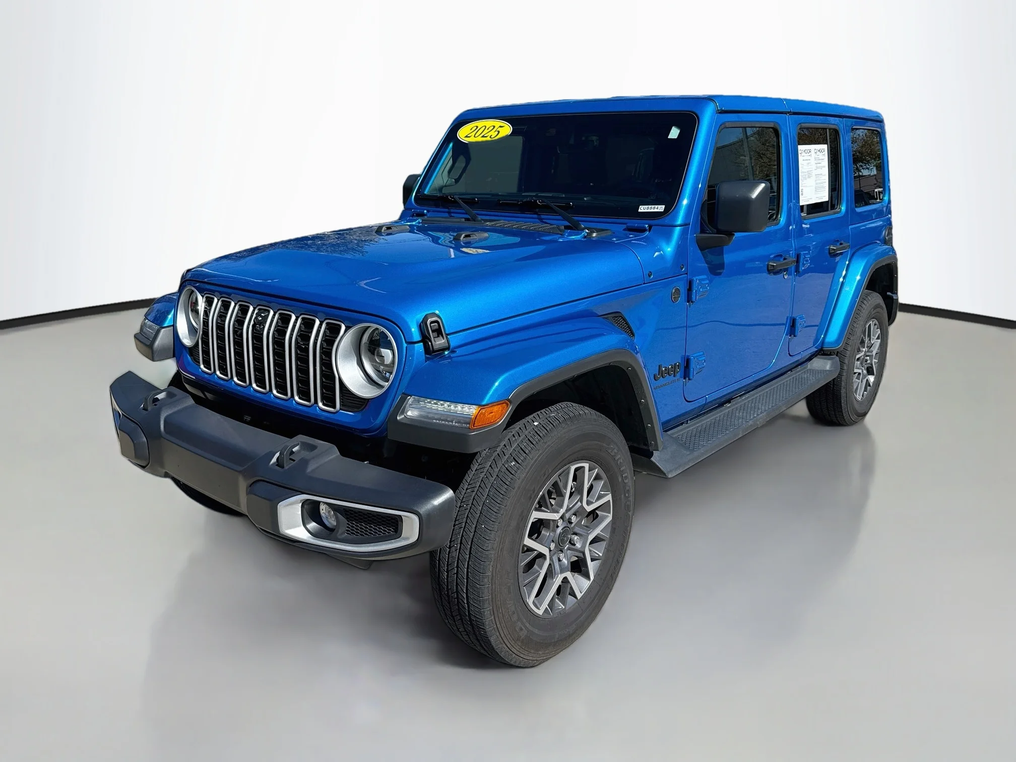 Certified Used 2025 Hydro Blue Pearlcoat Jeep Sahara image 4