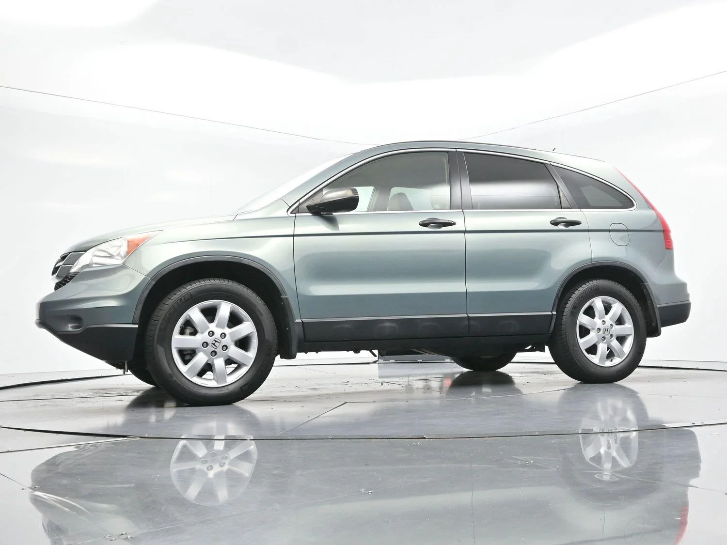 Used 2011 Opal Sage Metallic Honda SE image 42