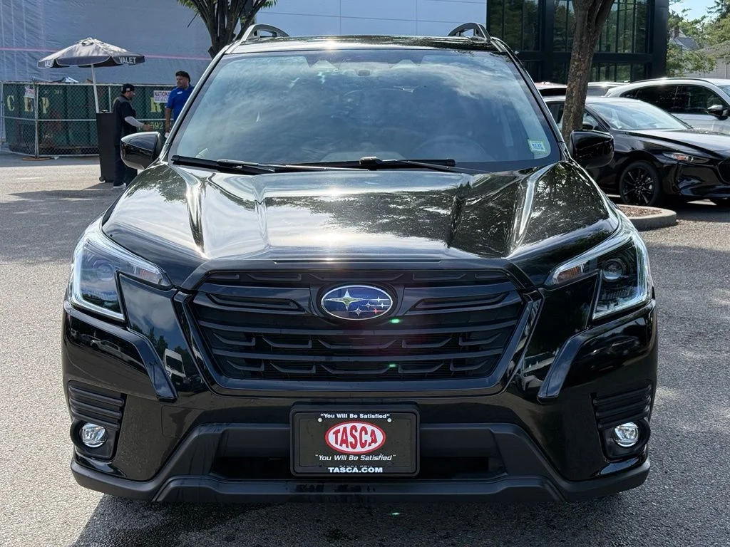 Used 2024 Crystal Black Silica Subaru Premium image 3