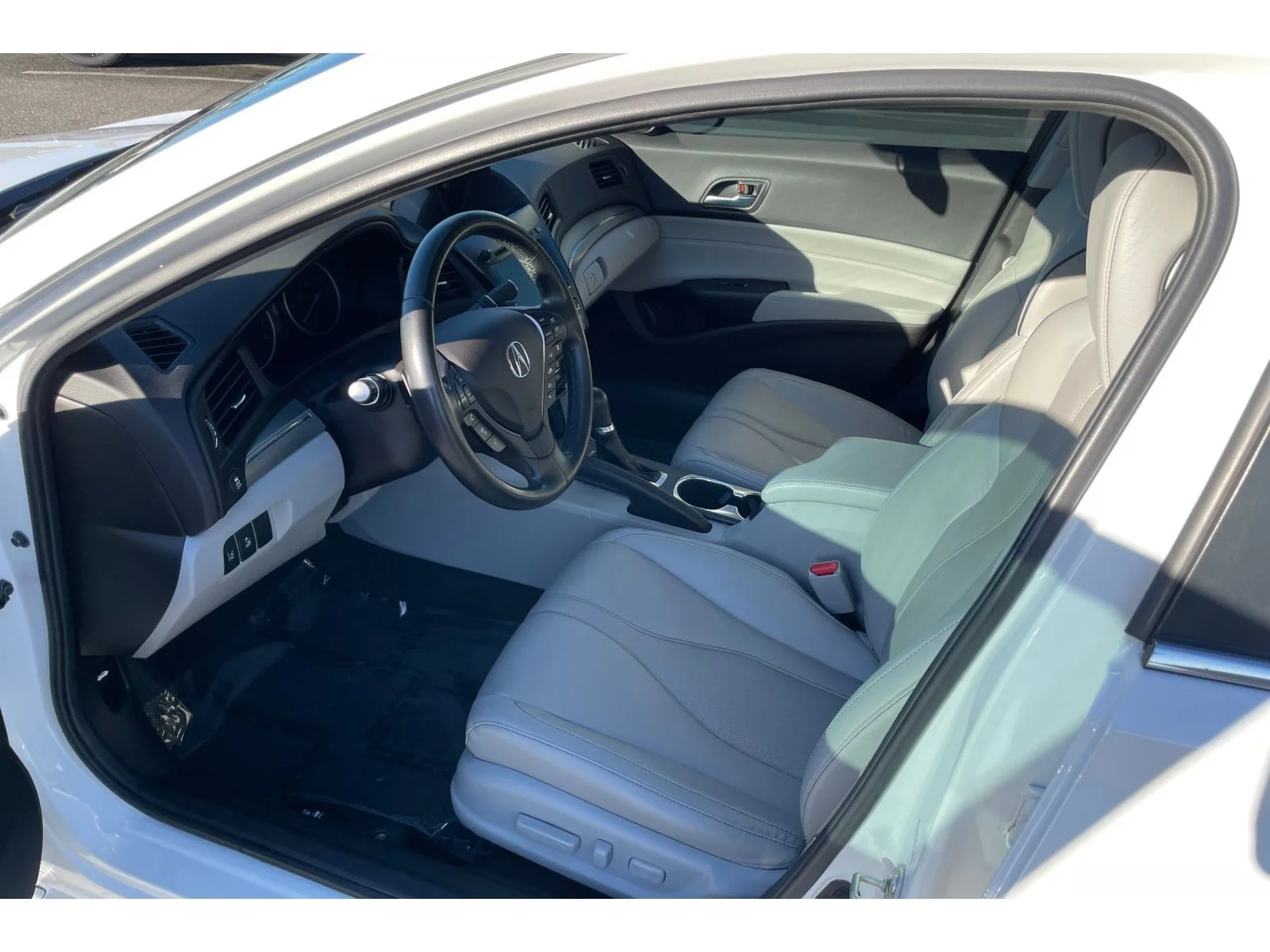 Used 2020 Platinum White Pearl Acura w/Technology Pkg image 9