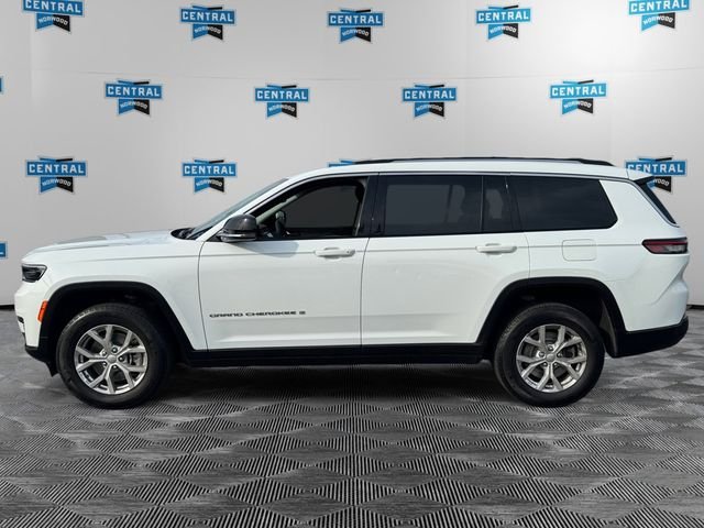 Used 2023 White Jeep Limited image 3