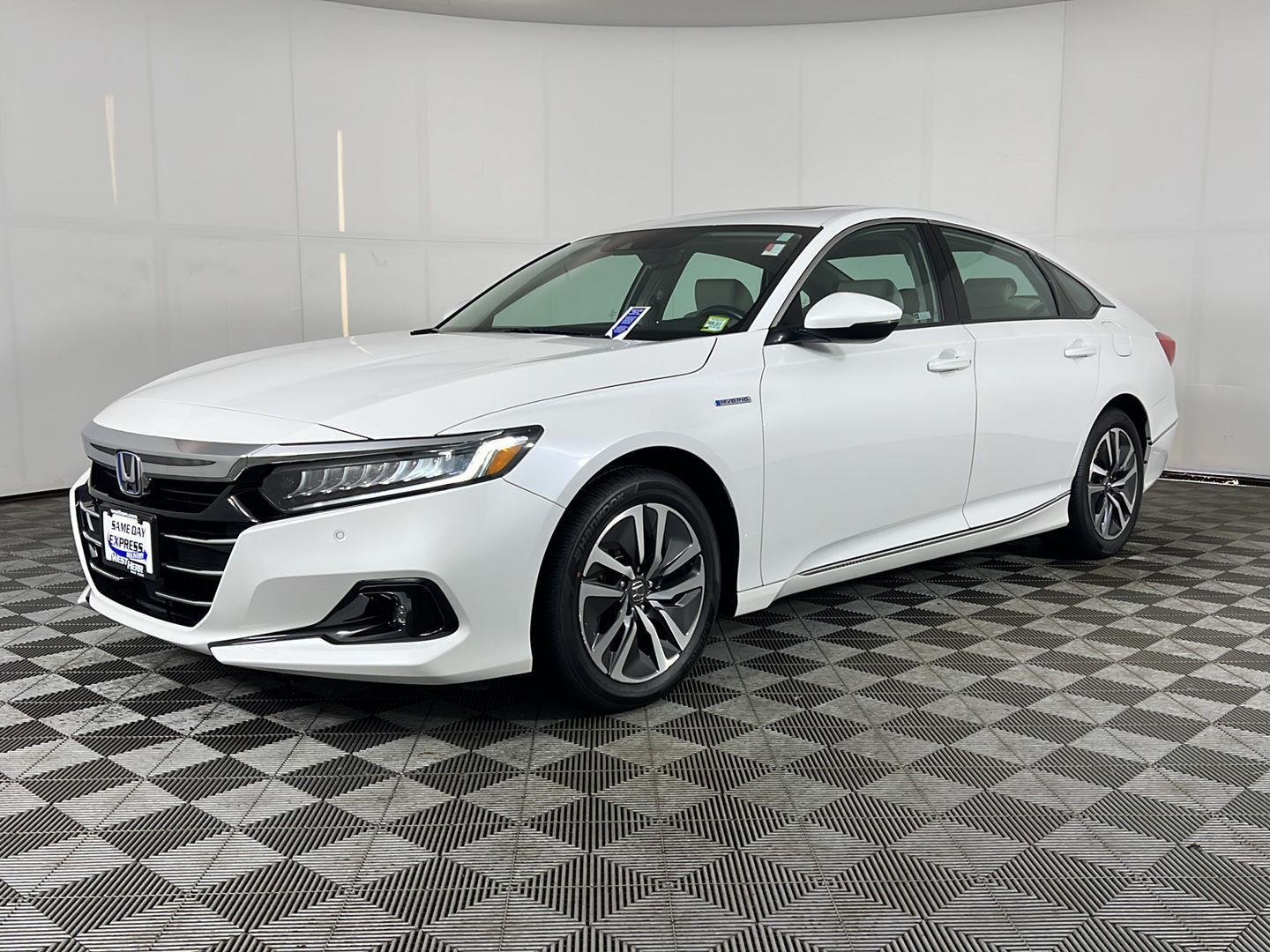 Used 2021 Platinum White Pearl Honda EX-L image 13