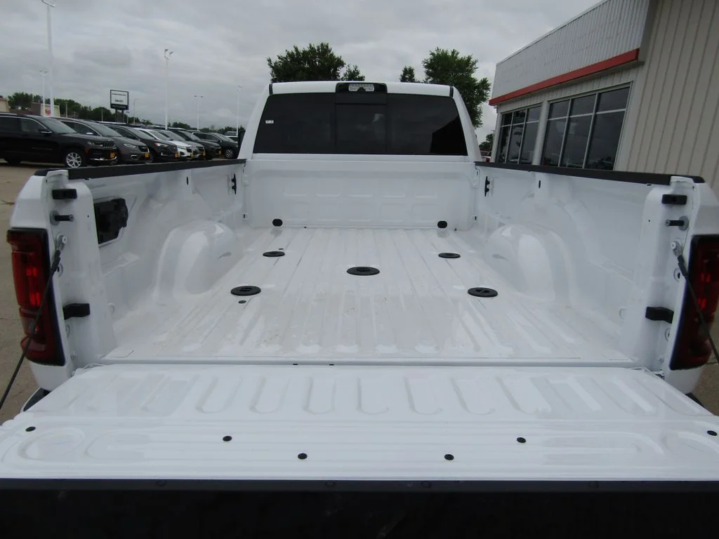 New 2026 Bright White Clear-Coat Exterior Paint RAM Tradesman image 28