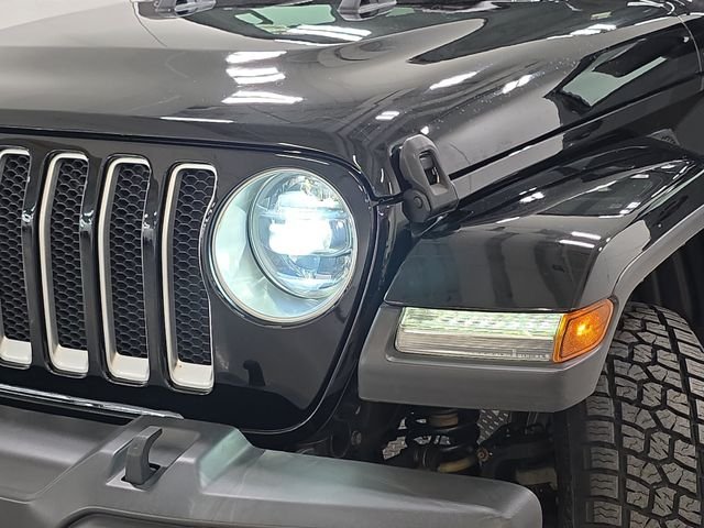 Used 2018 Black Clearcoat Jeep Unlimited Sahara image 30