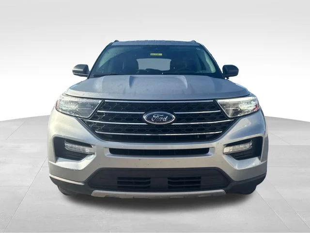 Used 2021 Silver Ford XLT image 2